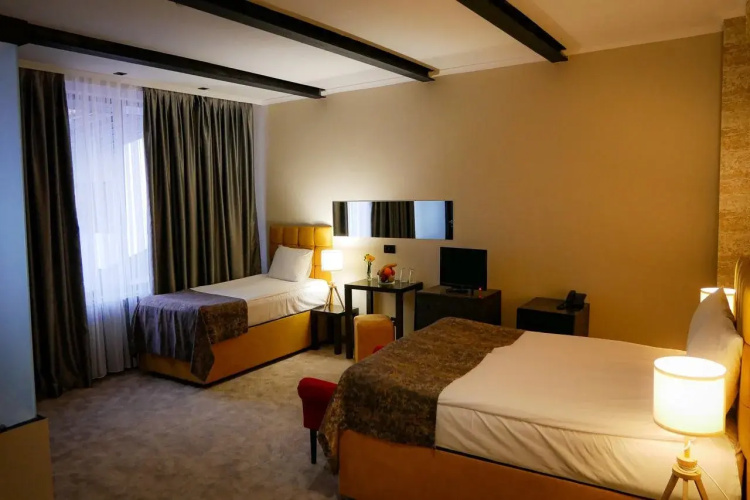 Riverside Boutique Hotel