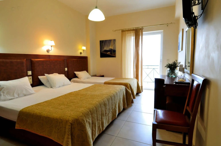 Artina Hotel