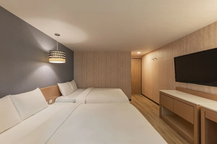 Kindness Hotel Tainan Chihkan Tower