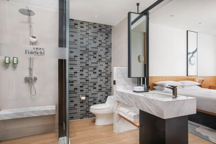 Deluxe Double room with city view