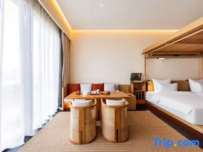 Standard Twin room with river view