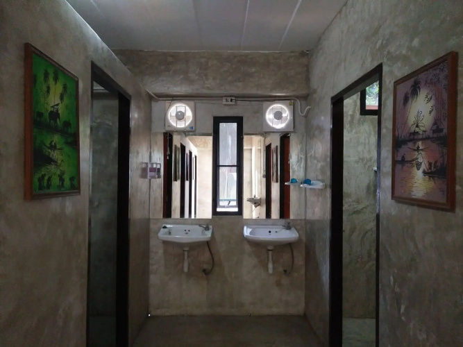 Happy House Backpacker - Hostel