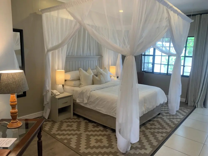 The Leslie - Bed & Breakfast