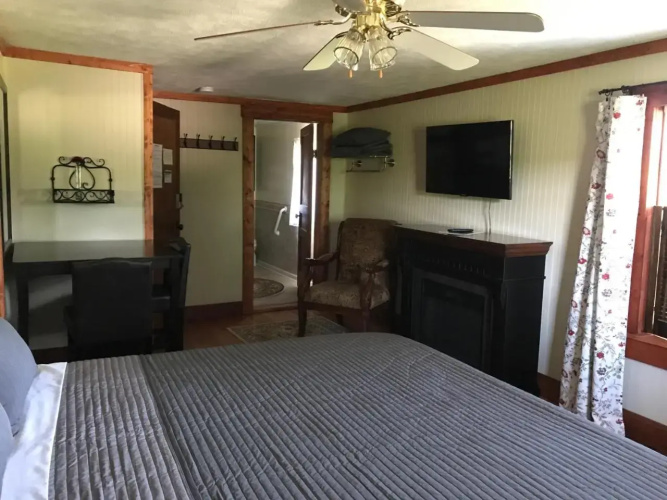 Hocking Hills Cabins & Resort Foxfire