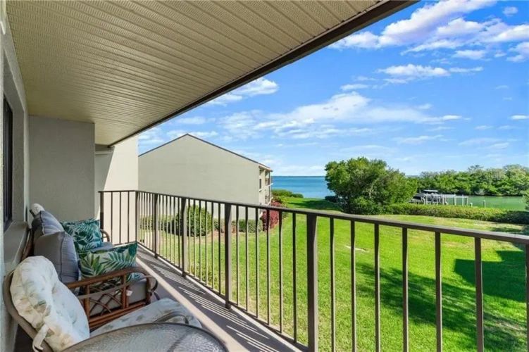 Apartment with sea view