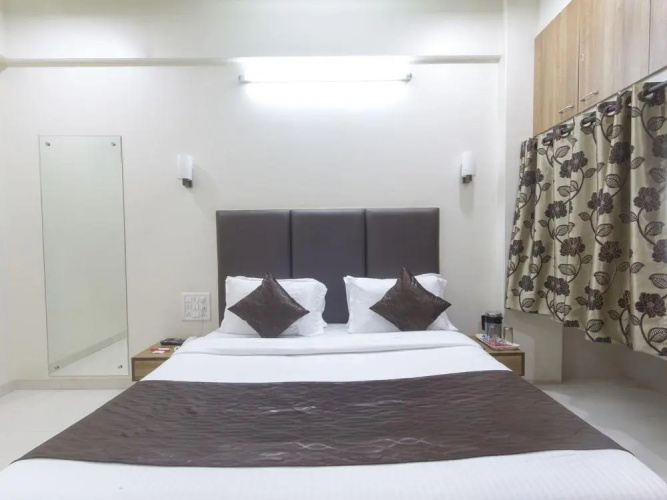 OYO 935 Hotel Palkhee