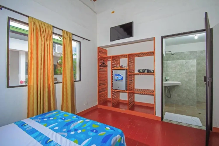 Standard Triple room with view