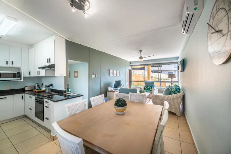 102 Bermuda-Comfortable ground floor on main beach