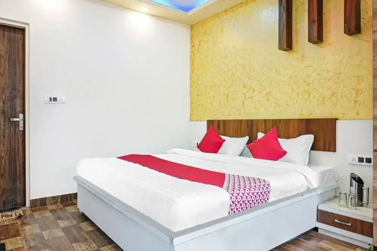 Cee Rock by OYO Rooms