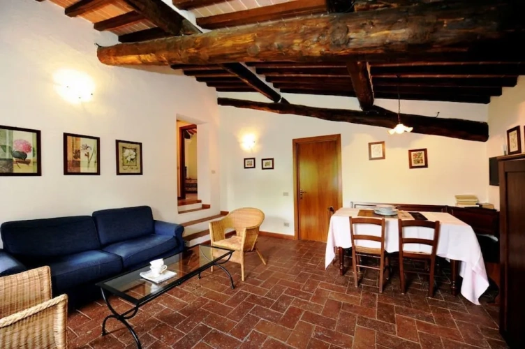 3 Bedrooms Apartment