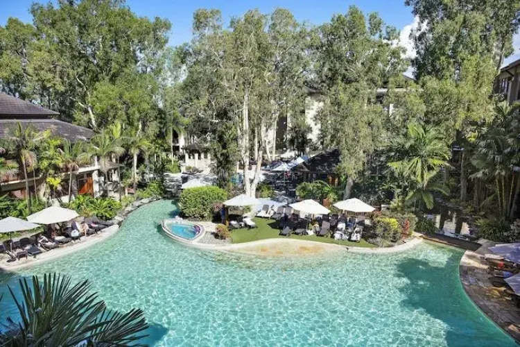 Temple 221 2BR Resort Spa Apartment