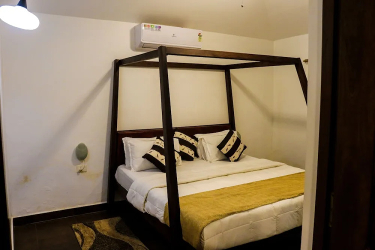 18 Degrees Beach Resort