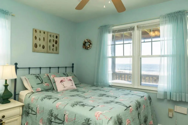1 4 Us by Oak Island Accommodations