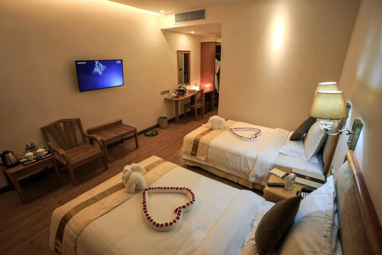 Golden Hotel