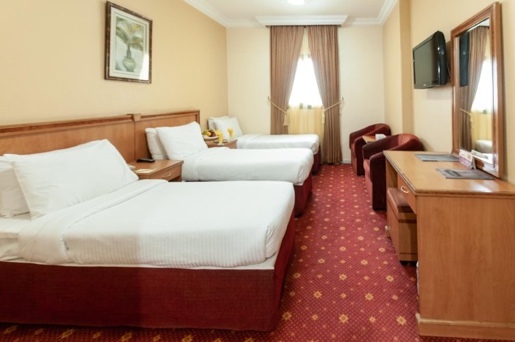 Standard Triple room