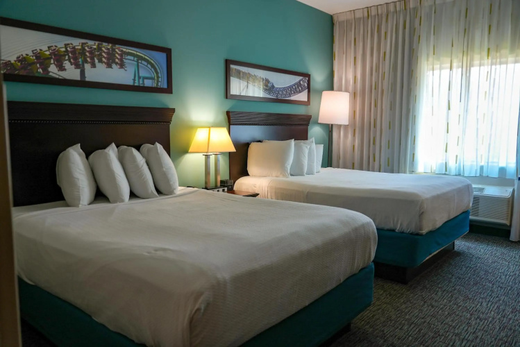 Cedar Point's Express Hotel
