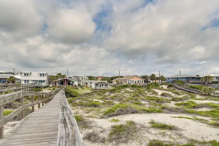 Oceanfront Amelia Island Cottage: Deck & Boardwalk