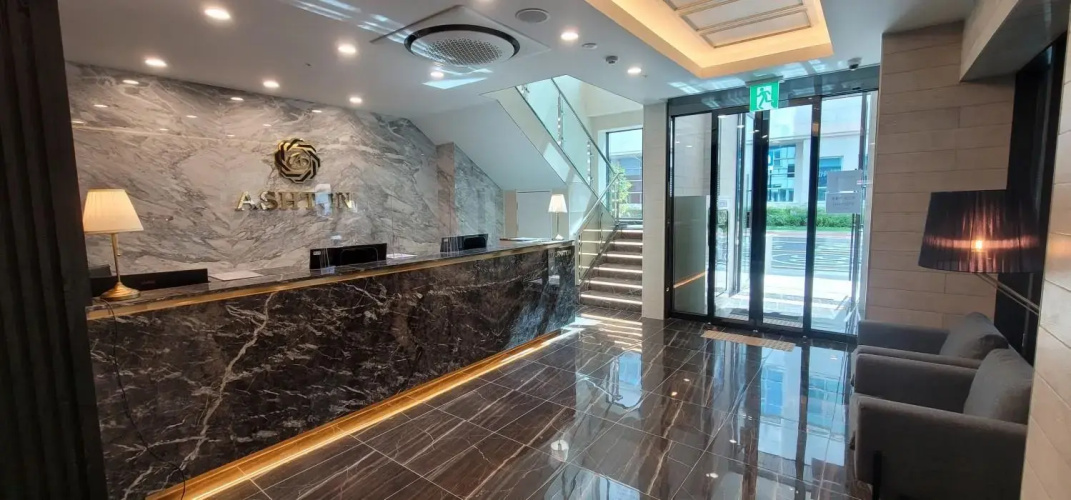 Ashton Hotel
