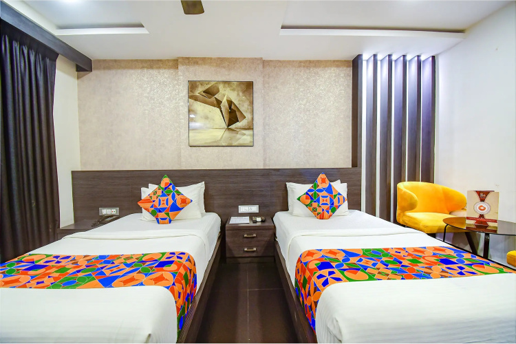 FabHotel Prime Kzar Corporate near Sealdah – Family & Business Friendly | 2.6 km from US Embassy, Park Street Kolkata