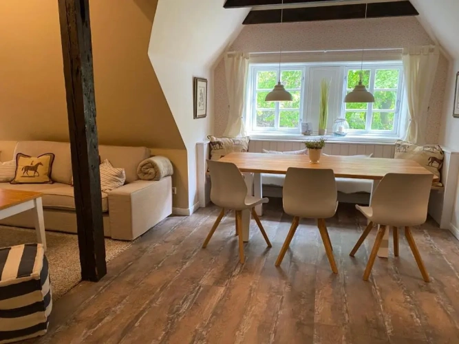 3 Bedrooms Apartment