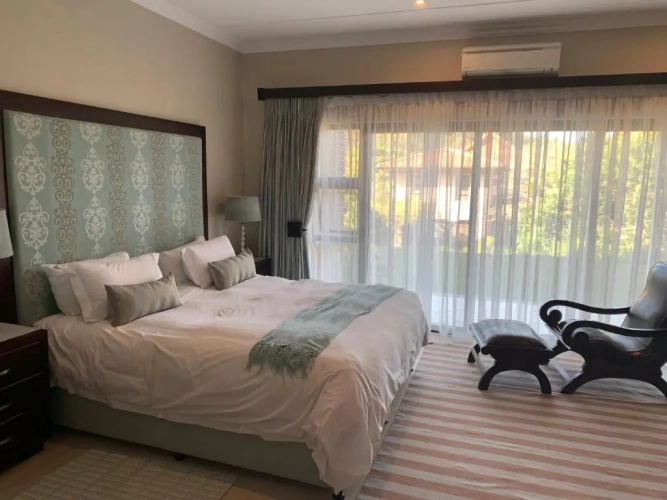 4 Bedrooms Cottage