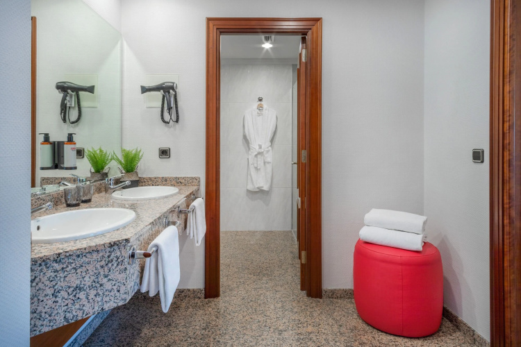 Hotel Santiago Plaza Affiliated By Melia photo 11