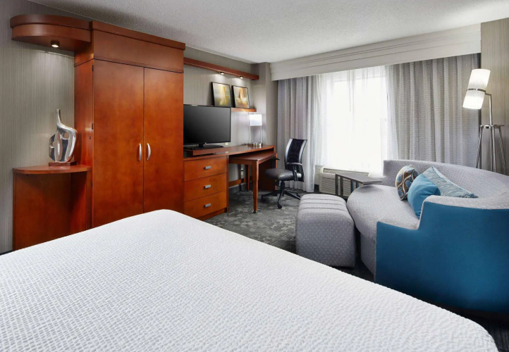 Courtyard by Marriott Hamilton