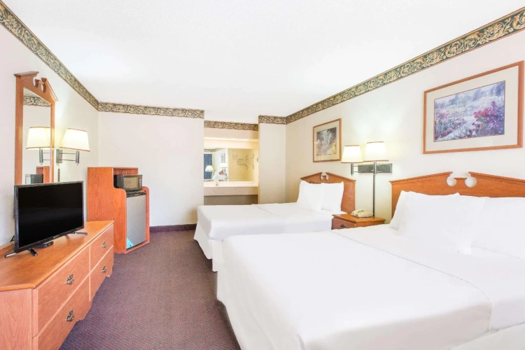 Standard Quadruple room