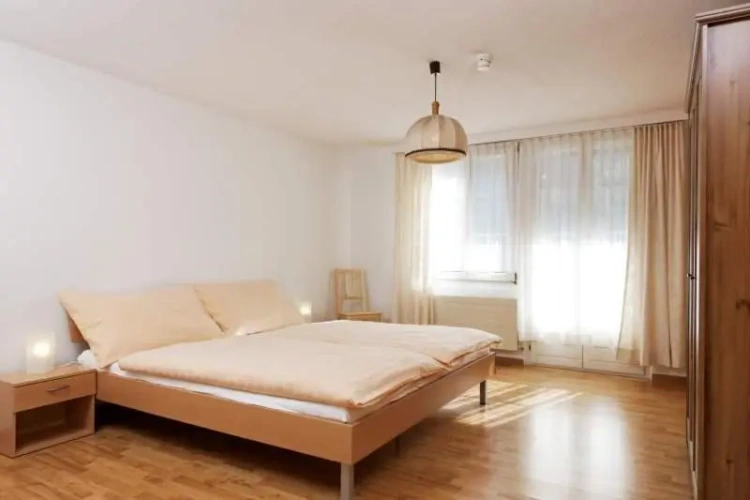 2 Bedrooms Sextuple Apartment