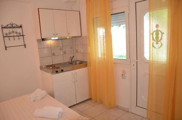 Chrisi Akti Hotel