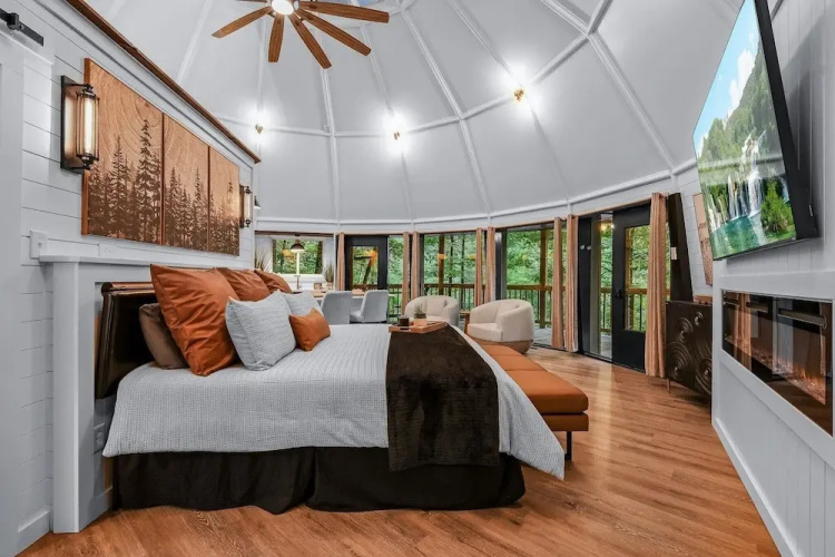 Dream Catcher 1 Bedroom Home by RedAwning