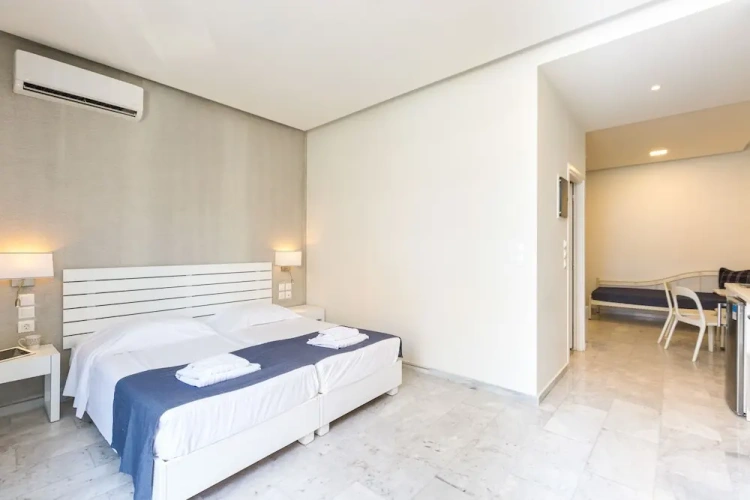 Superior Apartment with balcony and with partial sea view