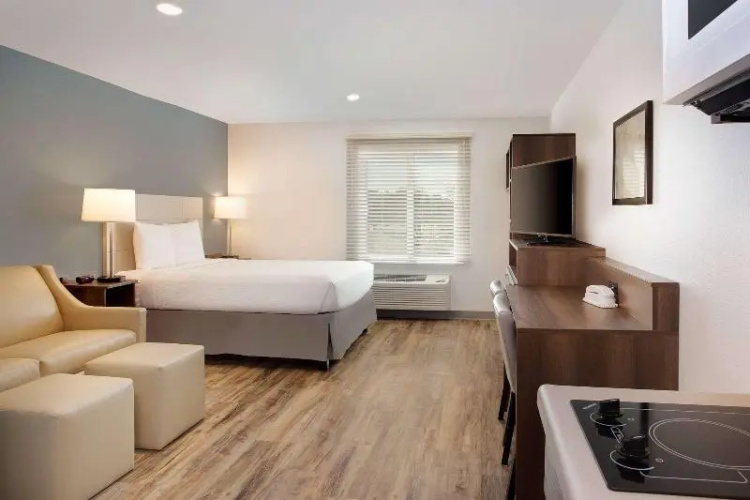 WoodSpring Suites West Melbourne I-95
