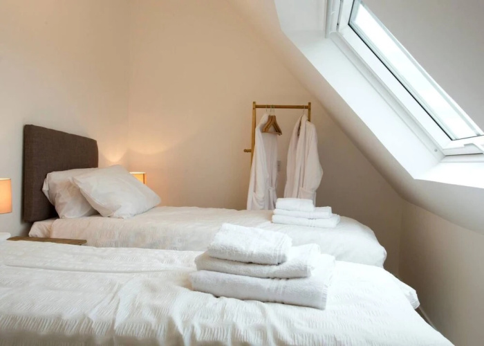 Remarkable 2-bed Apartment in Culross