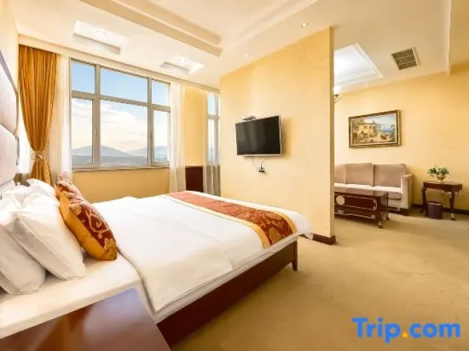 Deluxe Suite