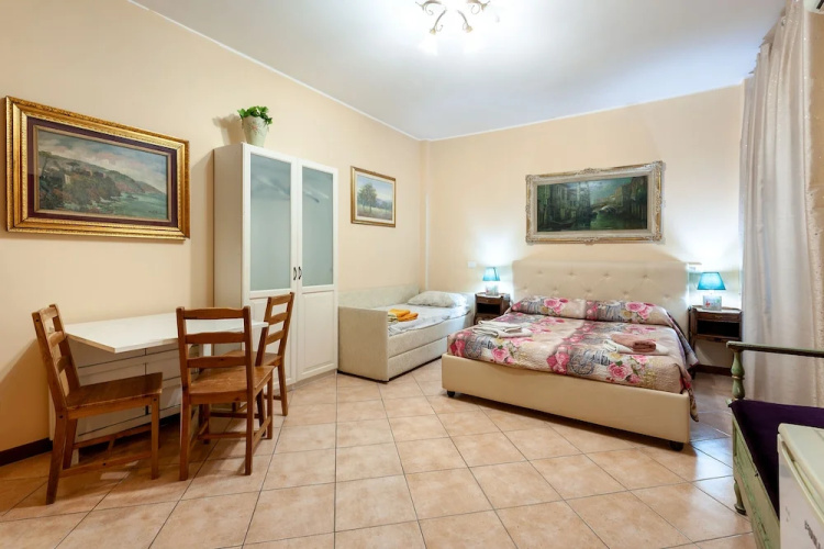 Studio Near San Pietro