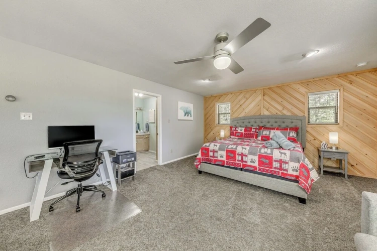 4 Bedrooms Cottage