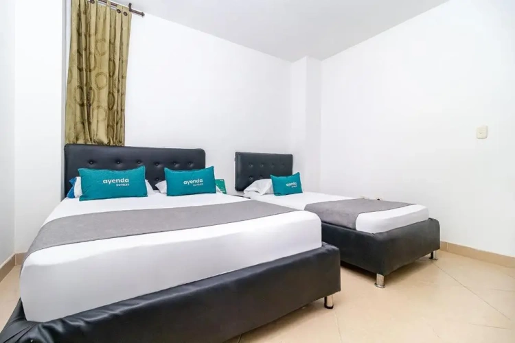 Standard Triple room