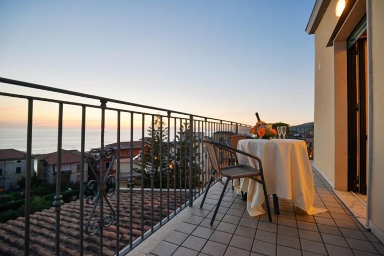 Standard Quadruple room with balcony