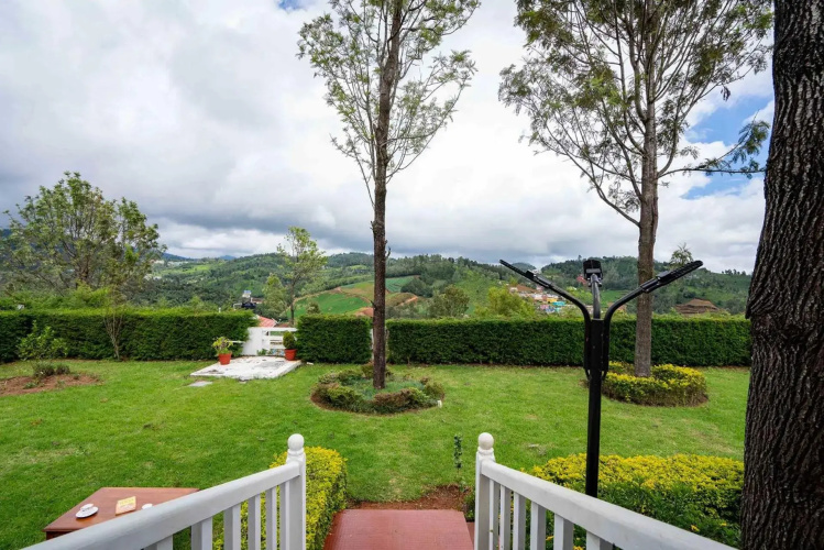 StayVista at Casa Pinnacle