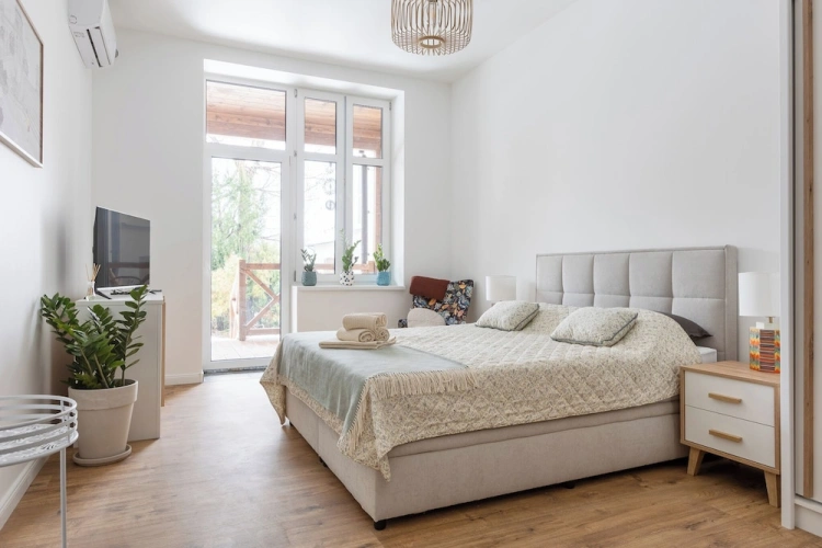 Apartment with balcony