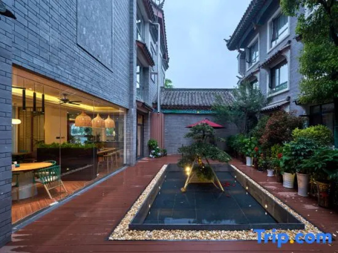 Hua Xi Hotel