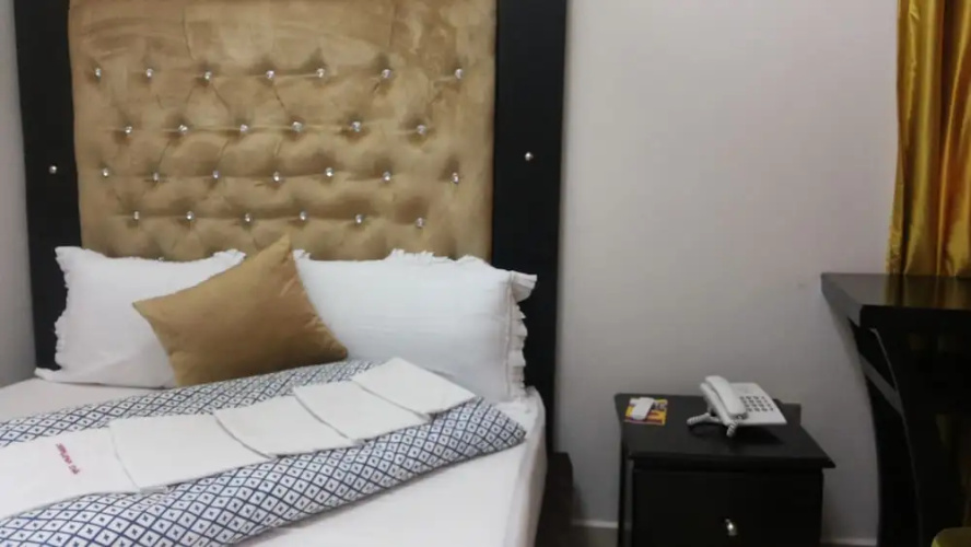 Tripplex Hotel