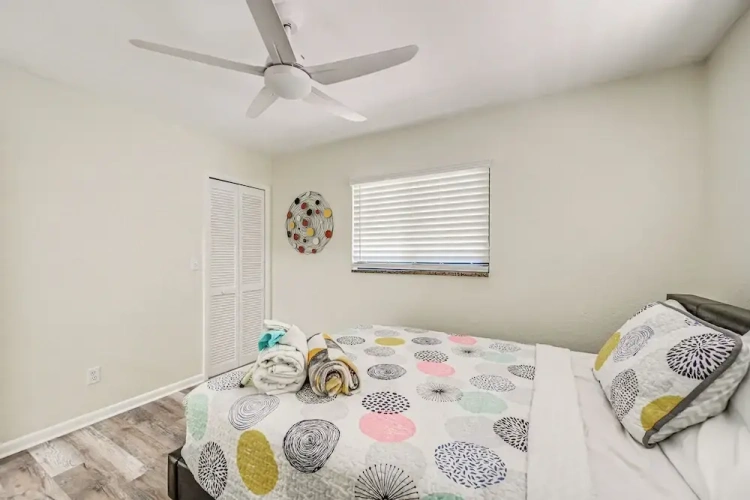 5 Bedrooms Cottage