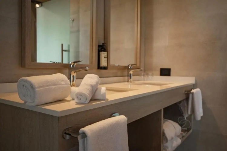 Standard Triple room with sea view