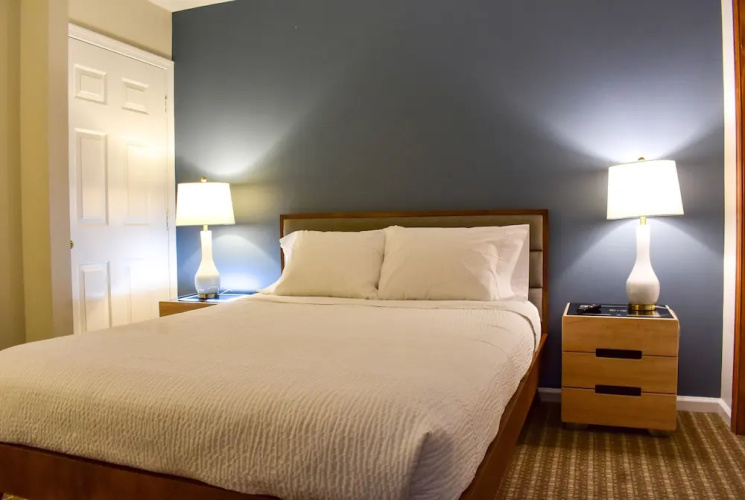 The Central Downtown Inn & Suites
