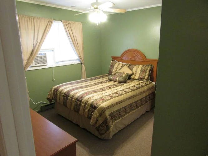 The Lake George Inn