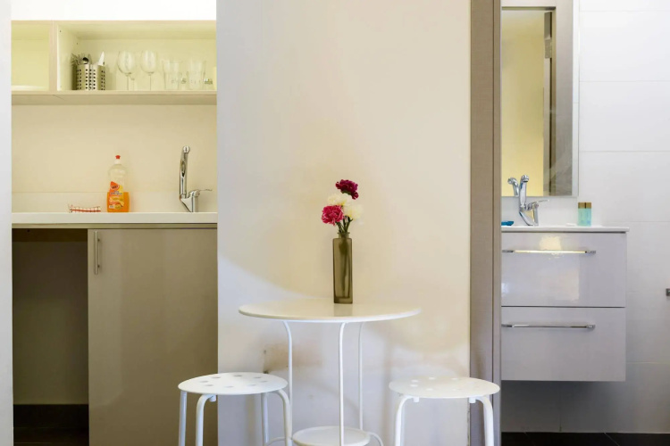 Dizengoff Inn