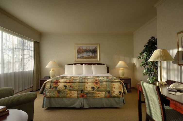 Royal Scot Hotel & Suites photo 6