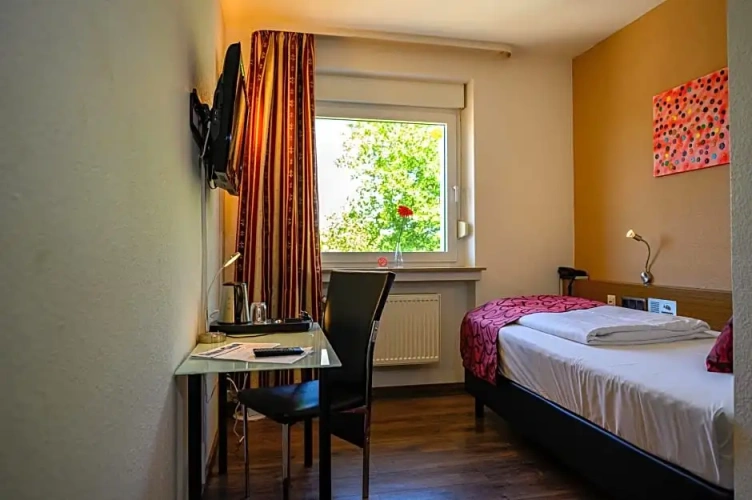 Economy room